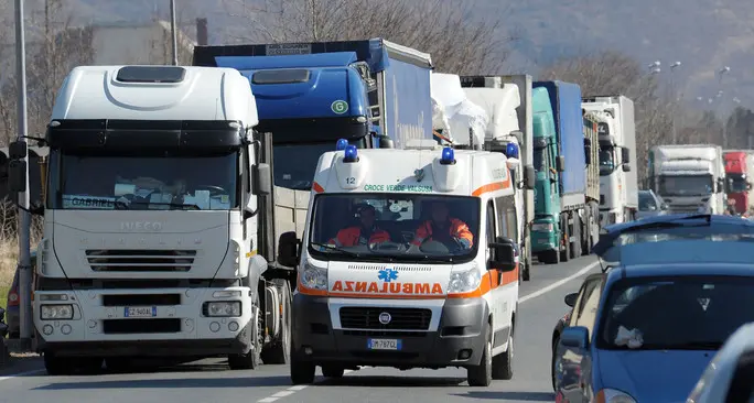 Brennero, blocco dei tir da oggi In 4 ore, 17 chilometri di coda