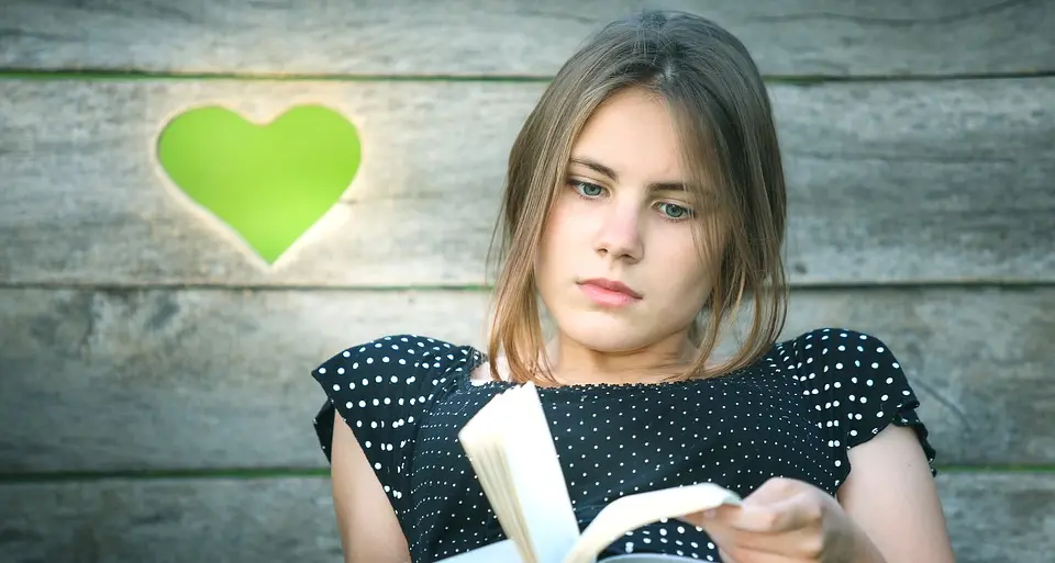 Editoria: vendite in aumento ma soffrono le librerie, aumentano web e store