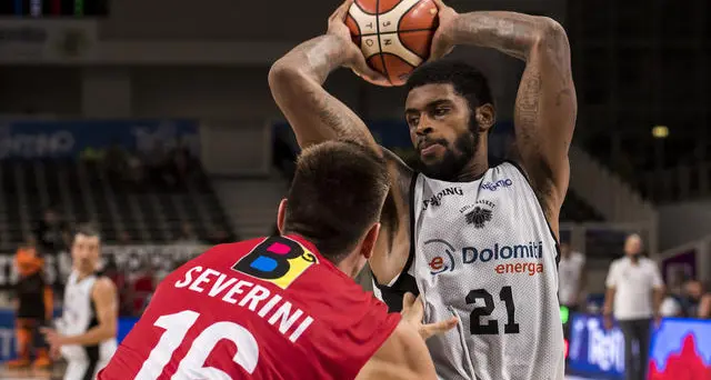 Memorial Brusinelli, stasera la finale Trento-Pistoia