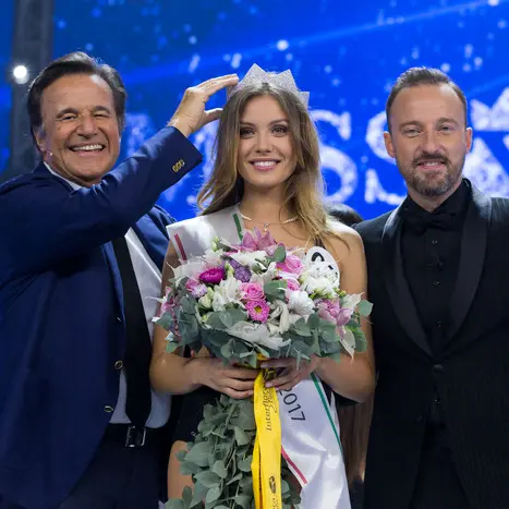 Alice Rachele Arlanch è la nuova Miss Italia 11 anni dopo Claudia Andreatti una trentina è la più bella