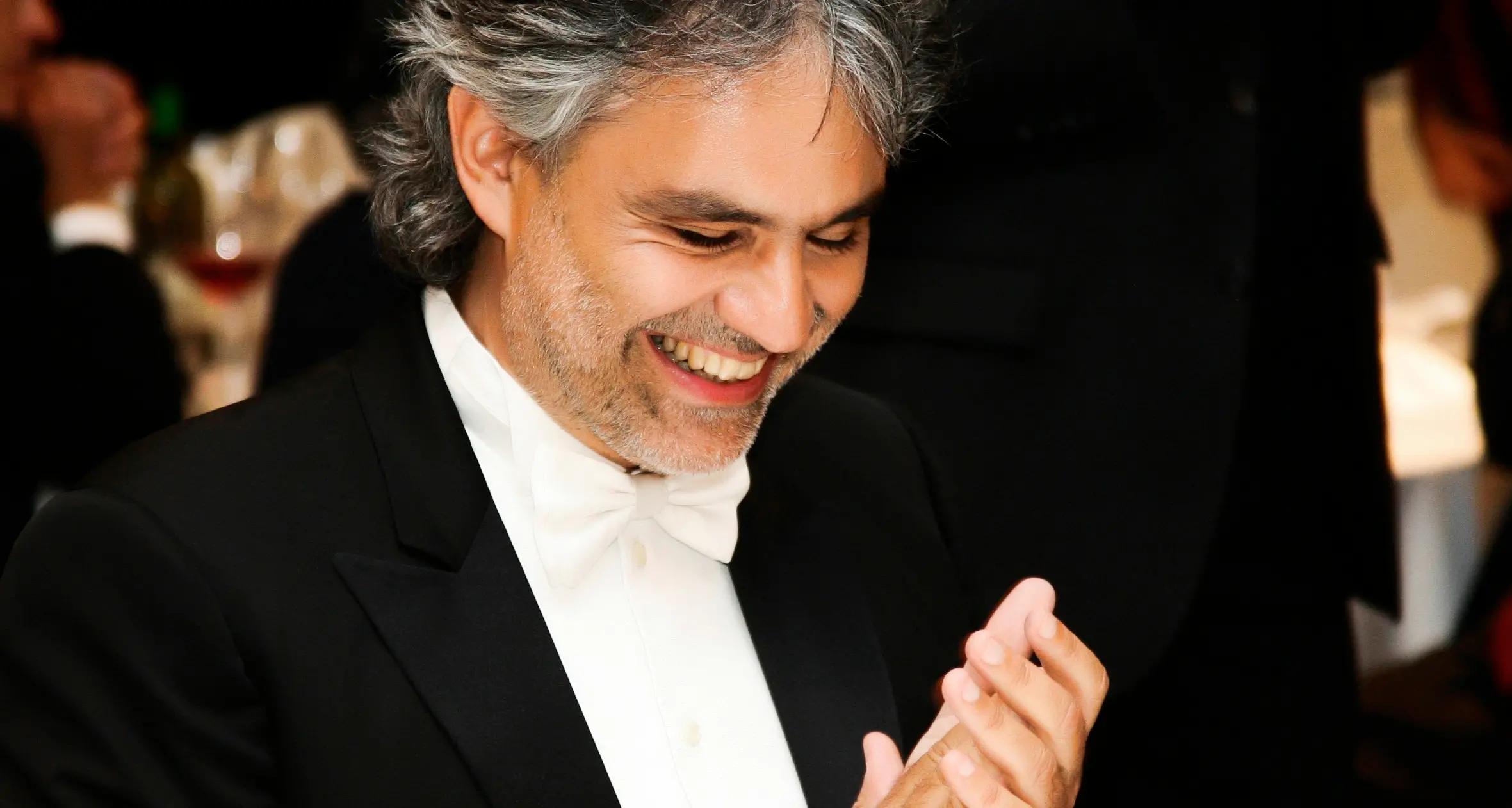 Bocelli cade da cavallo Il cantante disarcionato