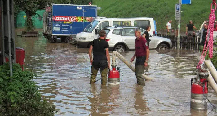 Pioggia, frane, allagamenti Chiuso il casello dell'A22