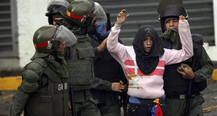 Alta tensione in Venezuela, ucciso candidato Costituente a Bolivar