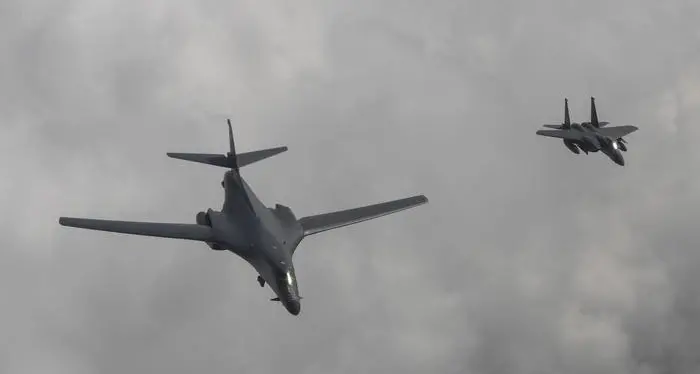 Corea del Nord: Donald Trump risponde con due bombardieri