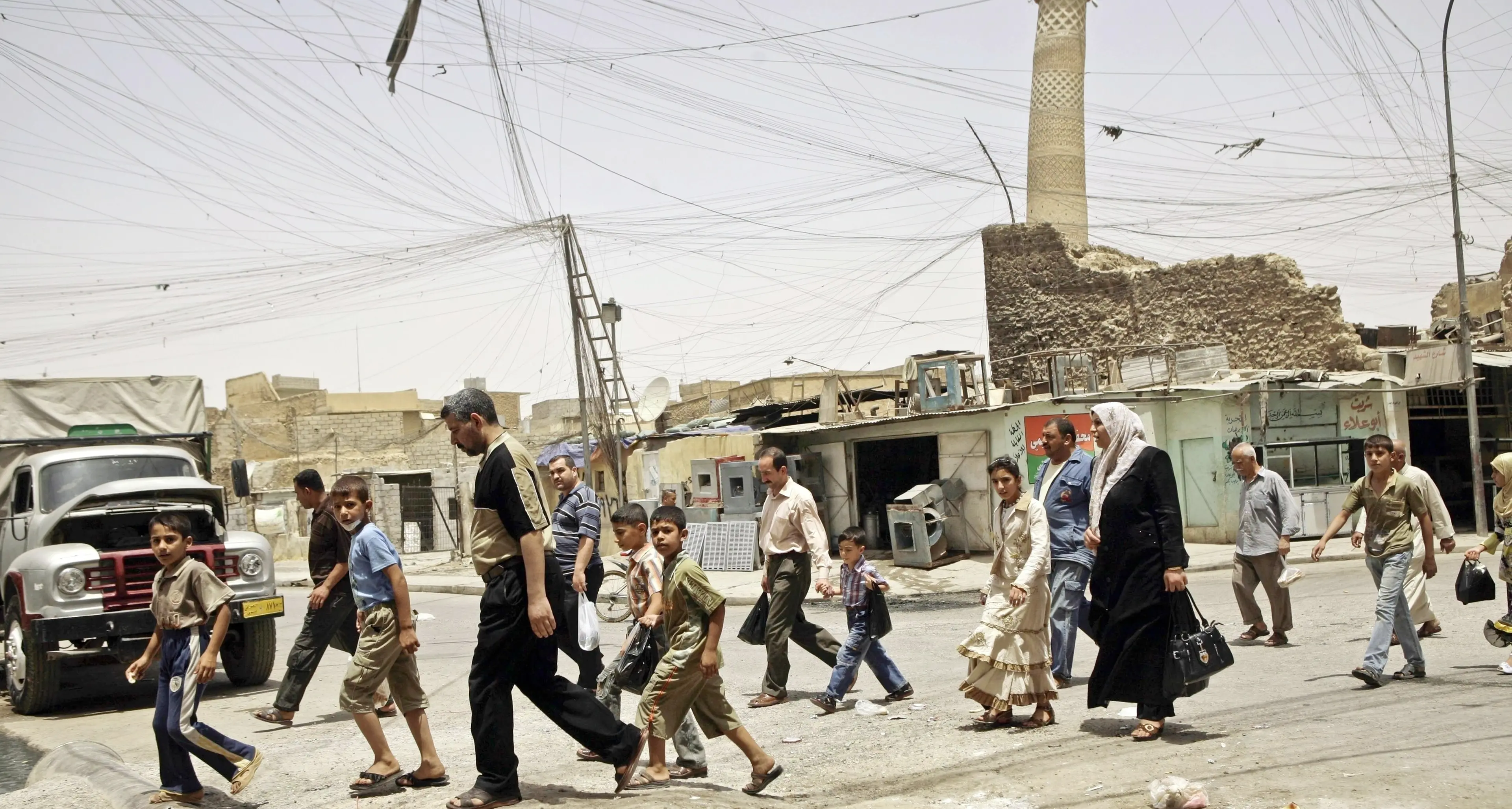 Mosul, infuria la battaglia dopo la distruzione della moschea