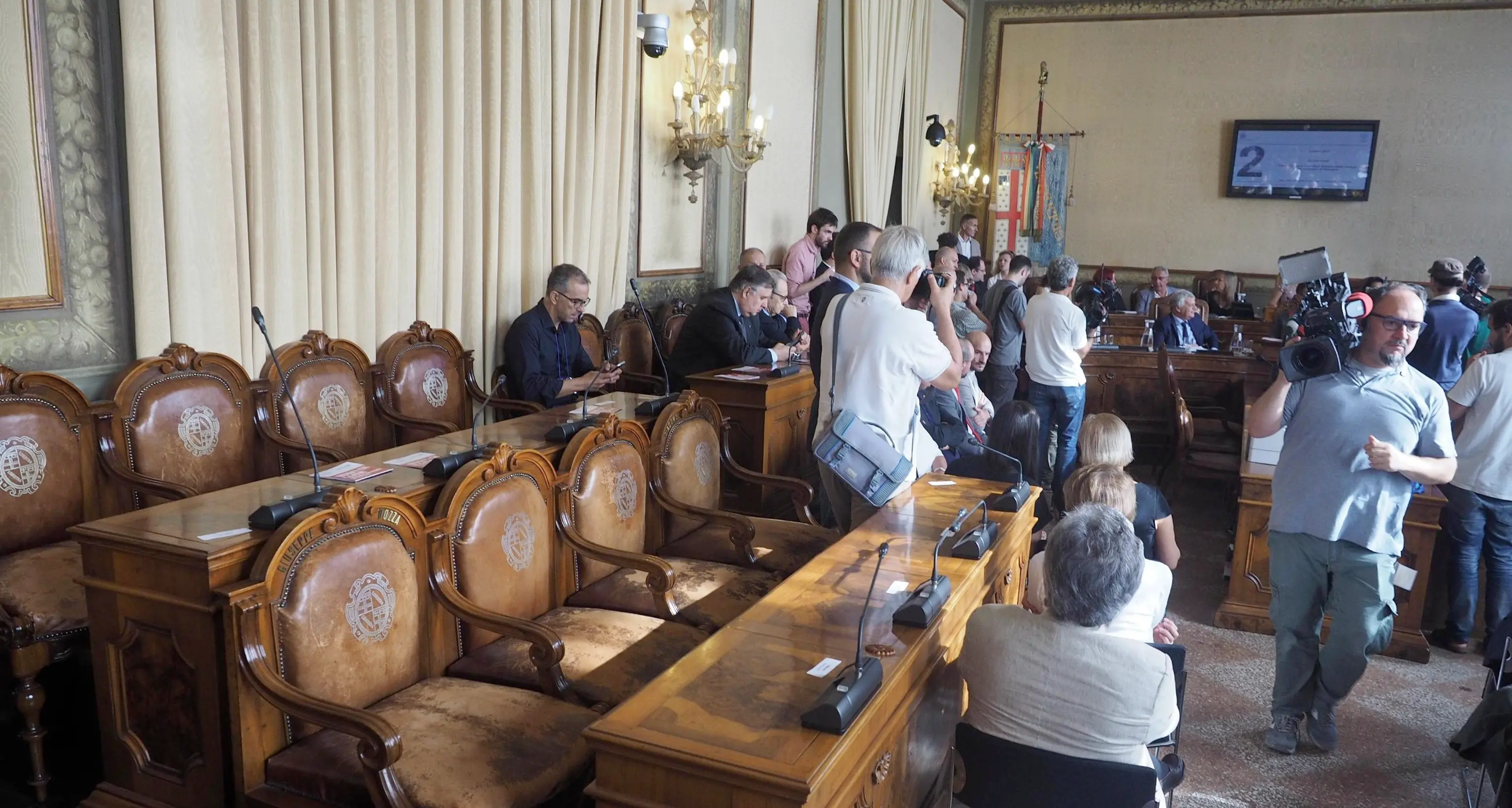 Bologna, ricordate le vittime I familiari criticano il governo