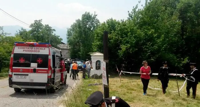 Rally, auto fuori strada Morto un bambino