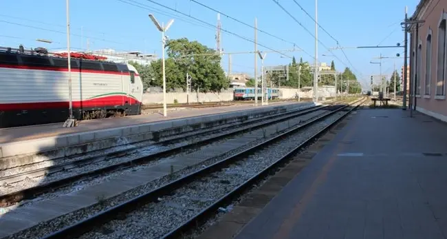 Ferrara, treno merci deraglia Traffico sospeso ma nessun ferito