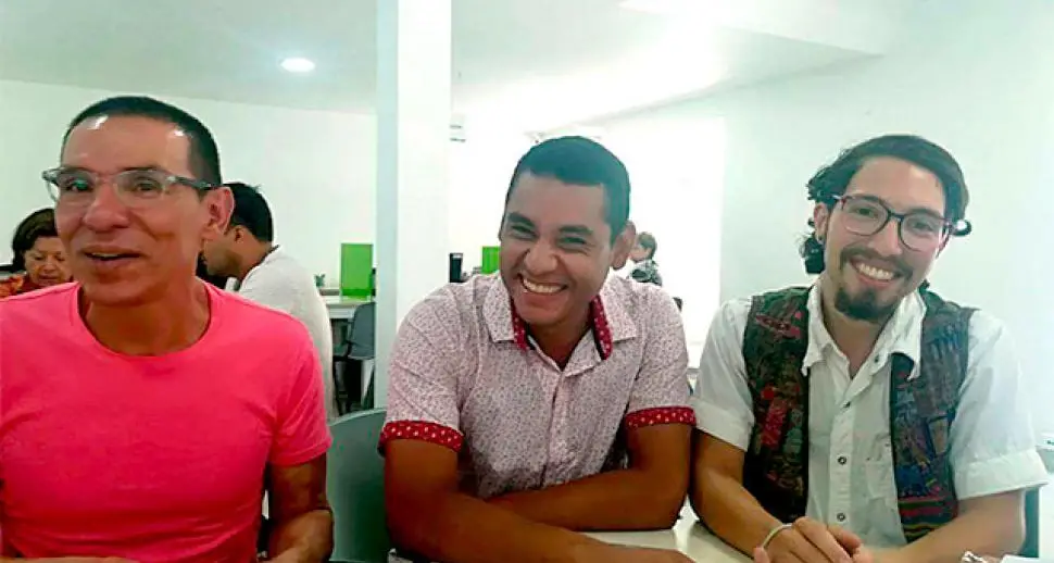 Matrimonio fra tre uomini Colombia: poliamore ufficiale