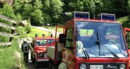 Giovane altoatesino muore nell'auto travolta da una frana in Tirolo