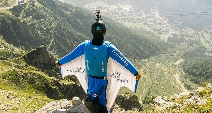 Civetta, base jumper austriaco si schianta e perde la vita