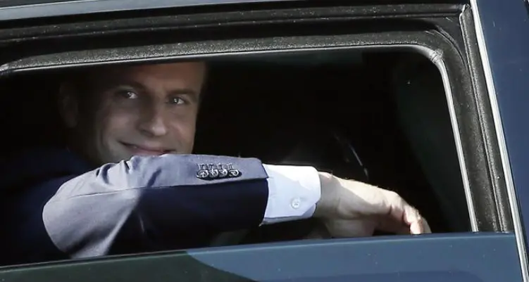 Francia, voto pro Macron ma il 56% non va alle urne