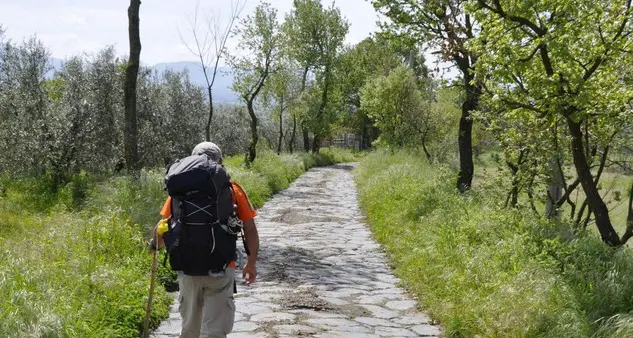 Turismo, ecco l'identikit del viaggiatore «lento»