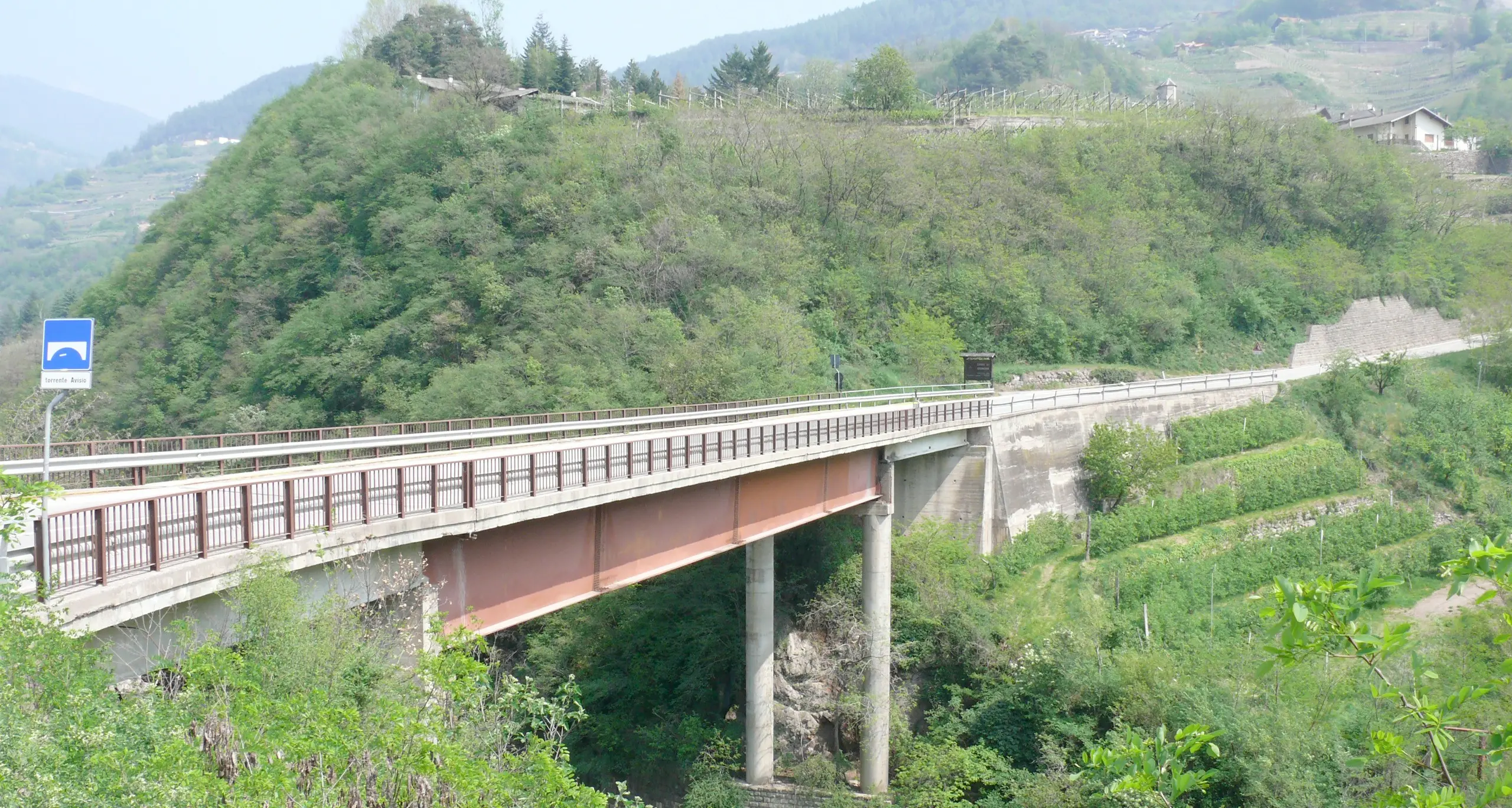 Frutteti in Val di Cembra: acqua dal torrente Avisio