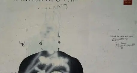 Roma: imbrattato il murale di Totti