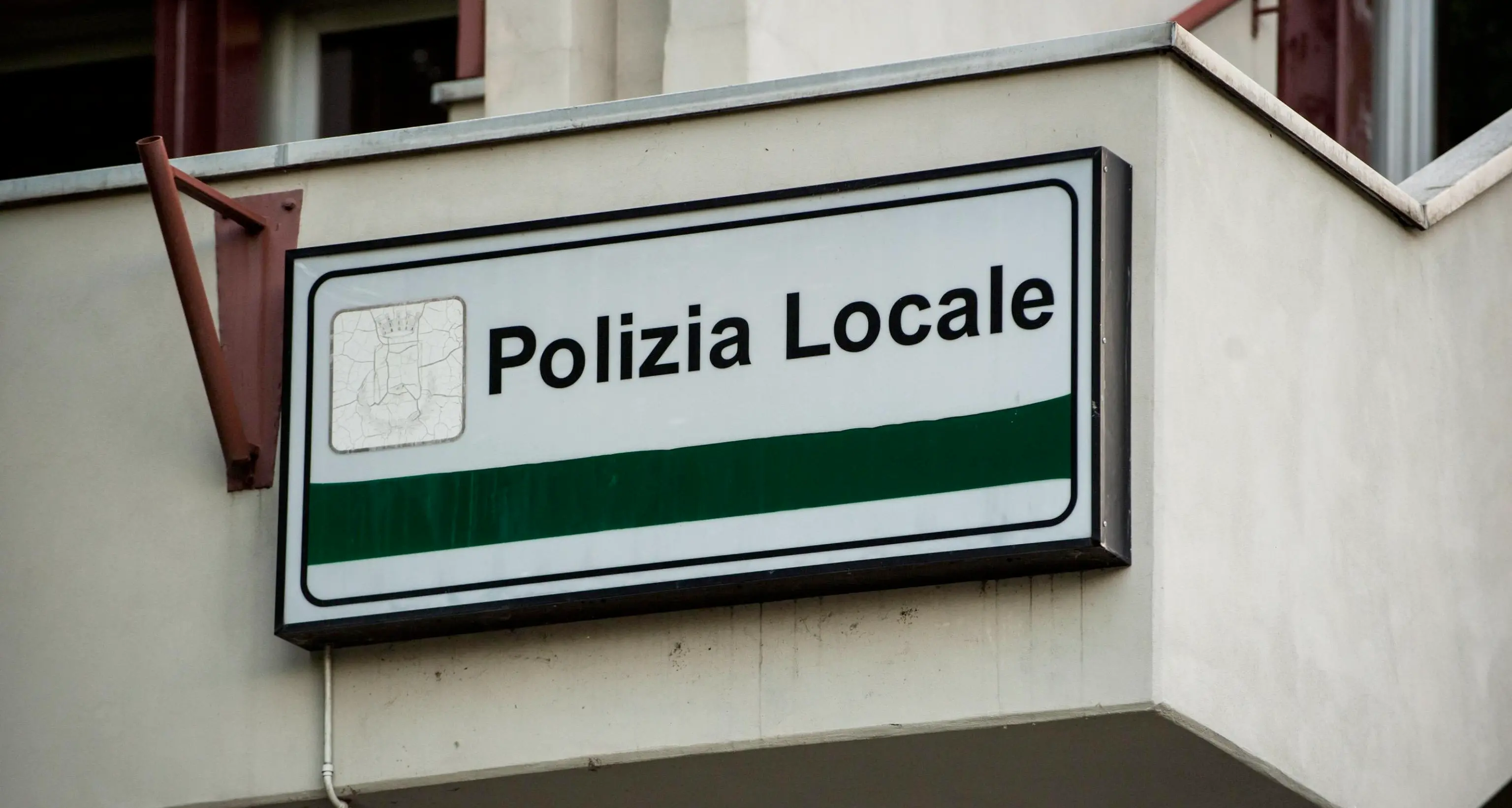 Spara al vicecomandante Poi il vigile si toglie la vita