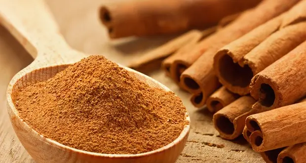 La cannella ogni giorno per contrastare gli effetti di una dieta troppo grassa