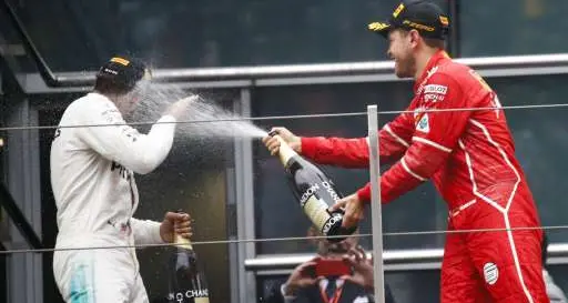 Cina, vince Lewis Hamilton Ma la Ferrari di Vettel c'è