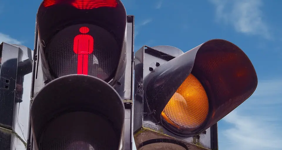 A Trento arrivano 12 semafori \"intelligenti\", e i sensori per indicare i parcheggi liberi