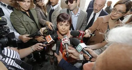 Pezzopane, da Obama all'accusa della Procura