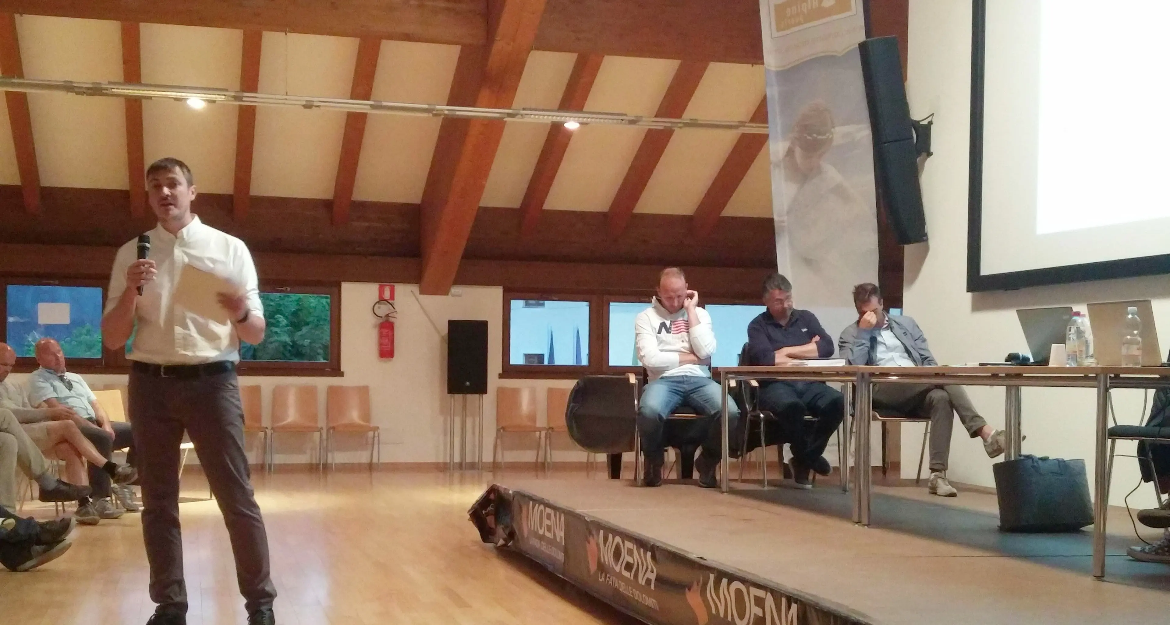Parcheggio a Navalge, il pagamento fa discutere