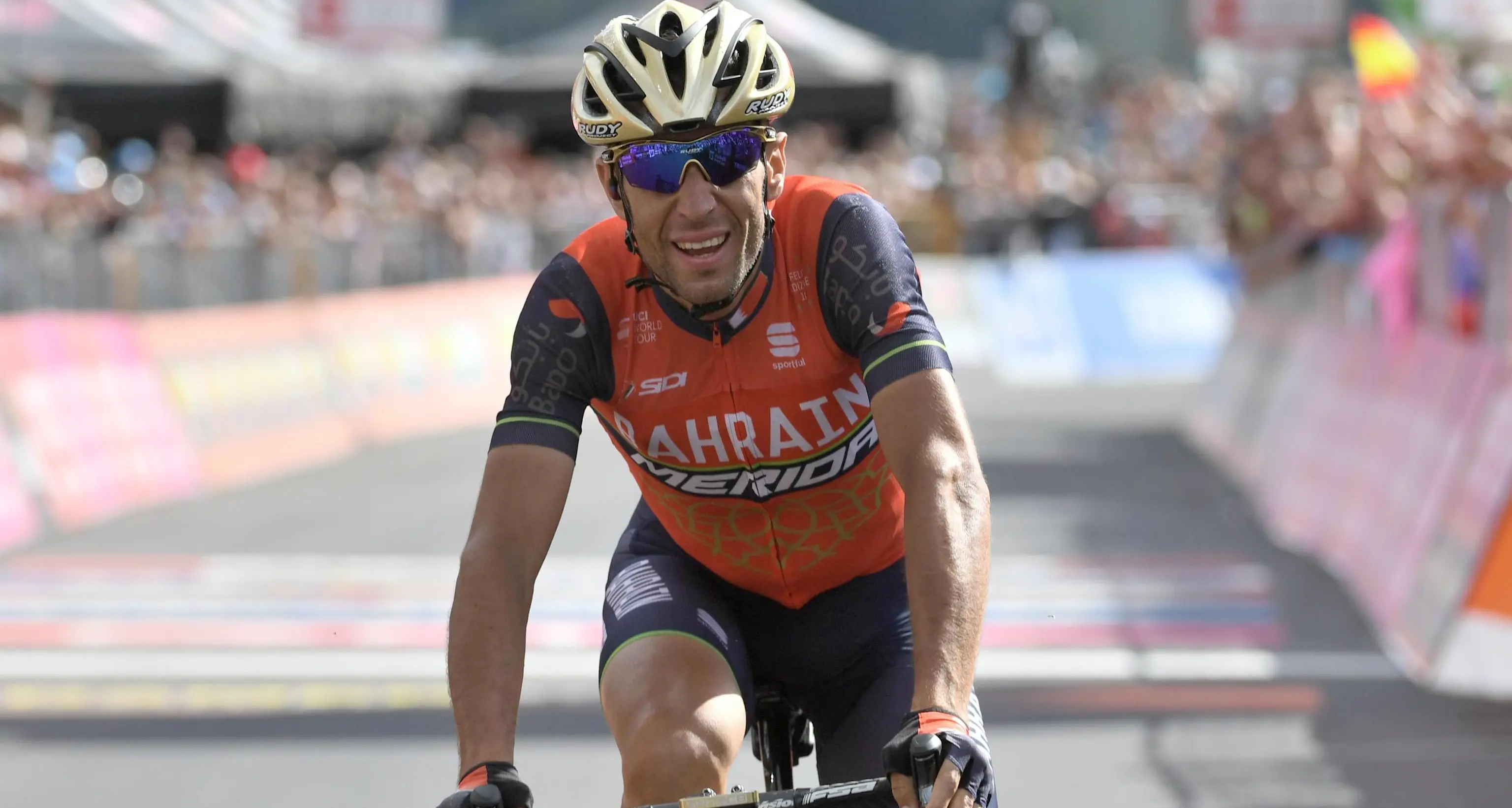 Vuelta, acuto di Nibali ma la «roja» è di Froome