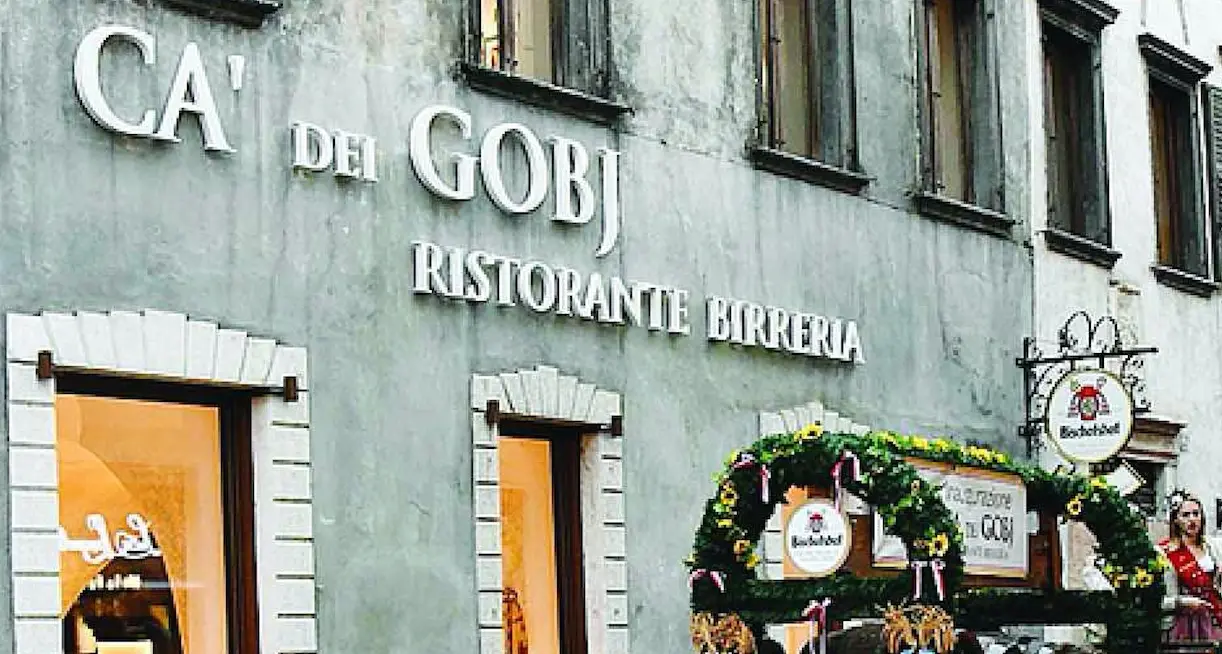 I confratelli contro il ristorante Locale diffidato: no nome «Gobj»