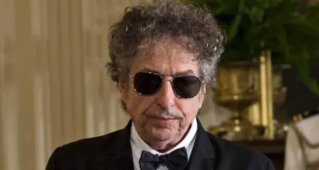 Bob Dylan ritira il premio Nobel a Stoccolma