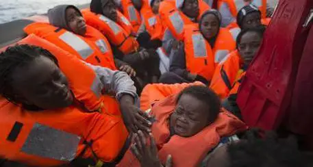 Flash-mob per i migranti a Bolzano