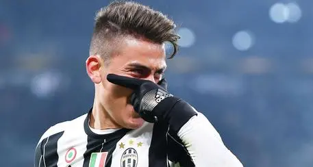 Terzo giocatore juventino positivo Dybala e la fidanzata infettati \"Stiamo bene, grazie a tutti\"