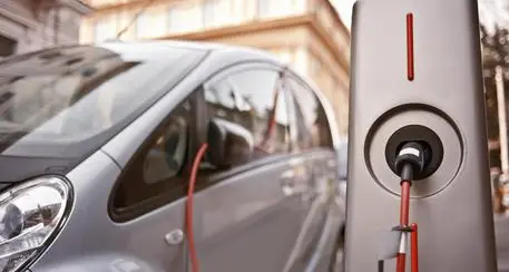 Auto elettriche, corsa agli incentivi Possibile un risparmio fino a 12mila euro sommando aiuti provinciali e statali