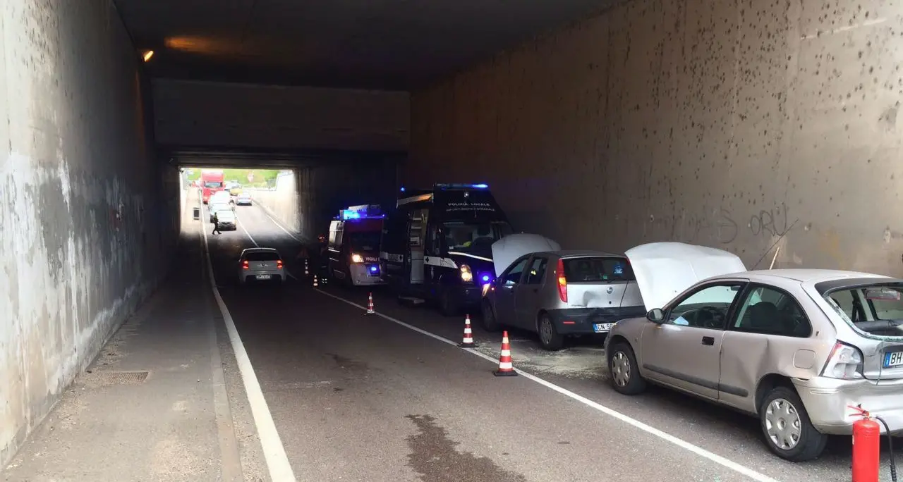 Spini, scontro nel sottopasso ferito bimbo di sei anni