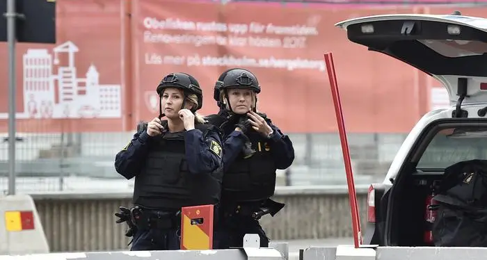 Stoccolma, camion sulla folla Feriti in una via del centro città