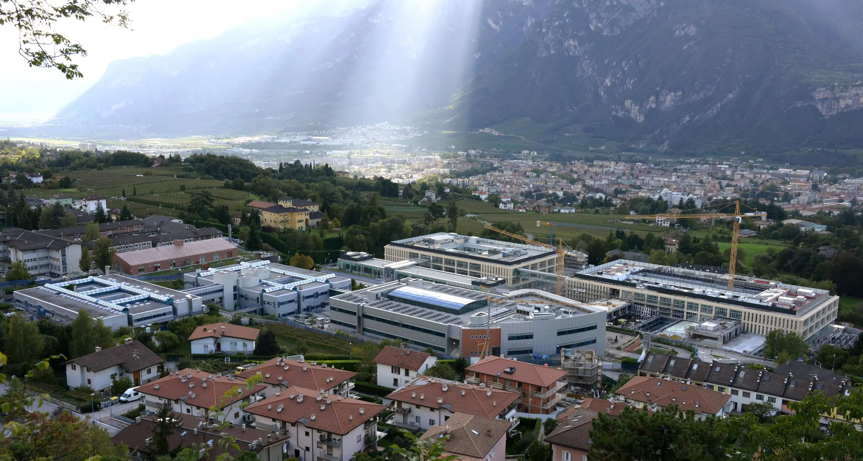 Intelligenza artificiale, perché Trento fu beffata da Torino (\"perché la giunta dormiva\" dice Zeni)