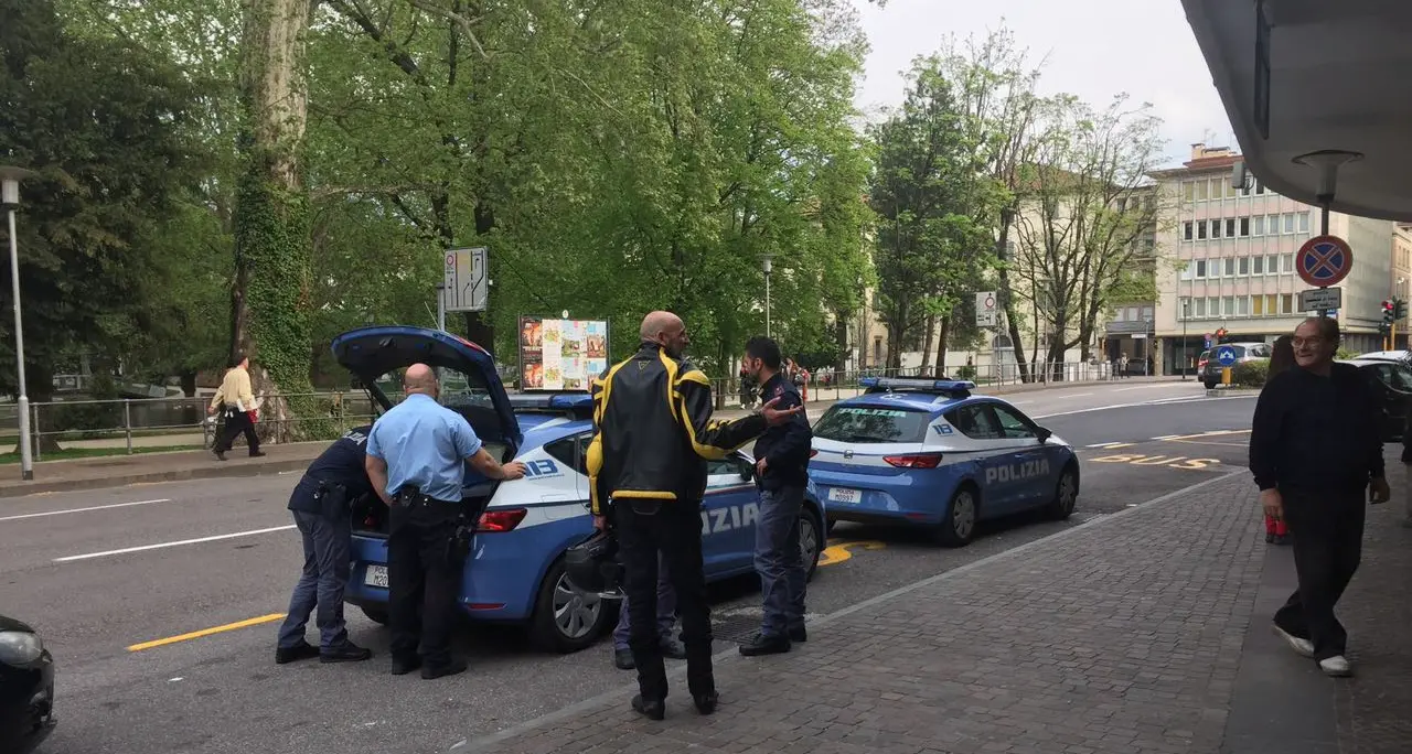 Il litigio con la fidanzata finisce con la polizia