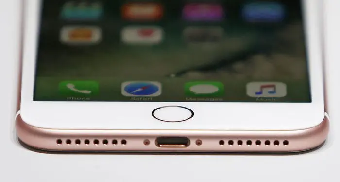 Apple, ecco le novità attese sull'iPhone 8