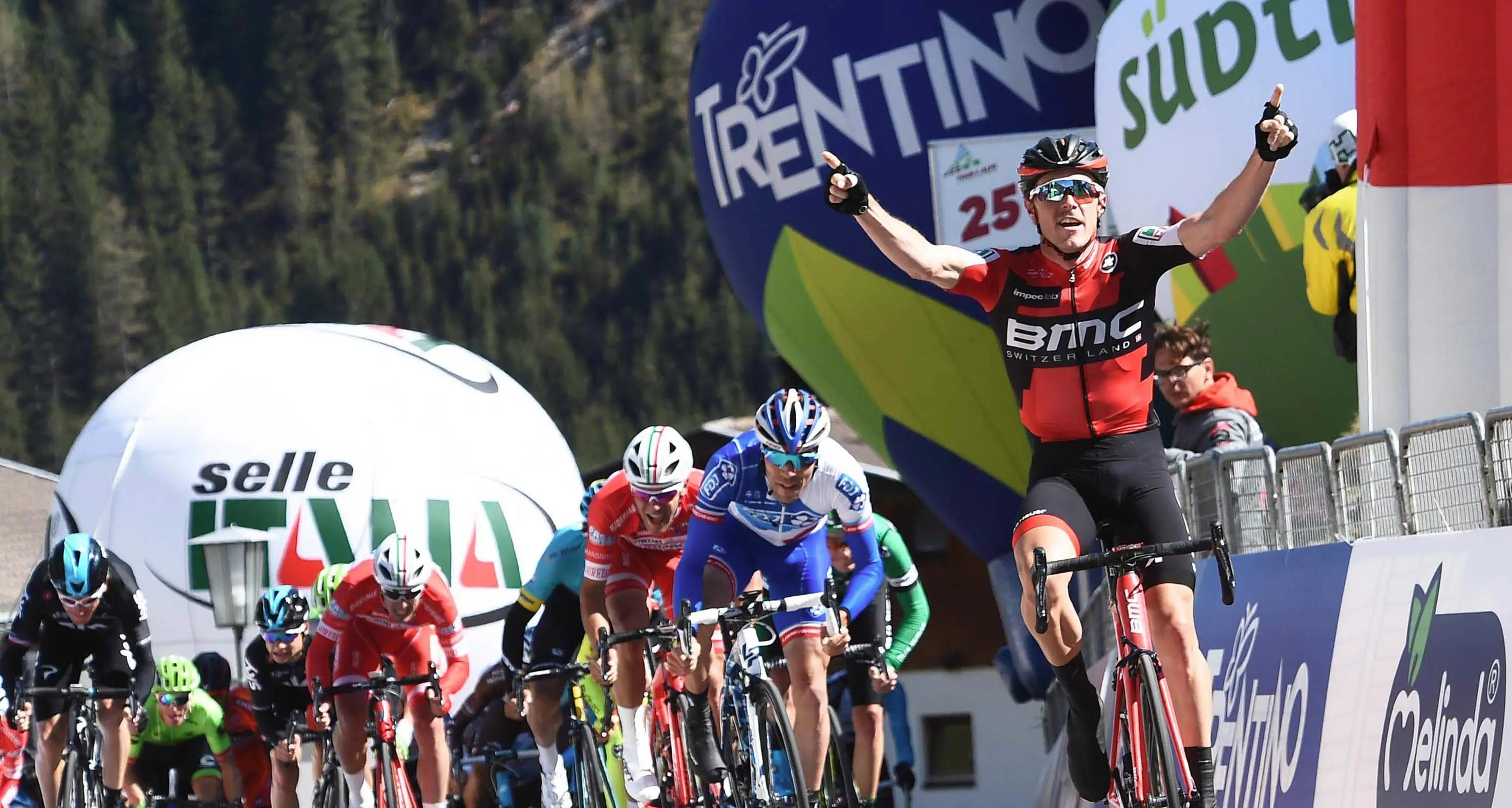 Rohan Dennis viola la quarantena