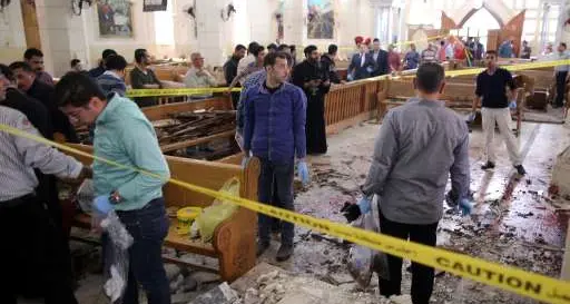 Esplosione vicino una chiesa A nord del Cairo almeno 15 morti