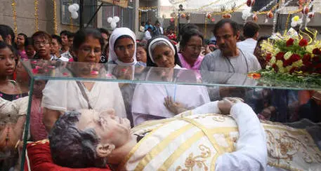 Rubata in chiesa l'urna con il cervello di don Bosco