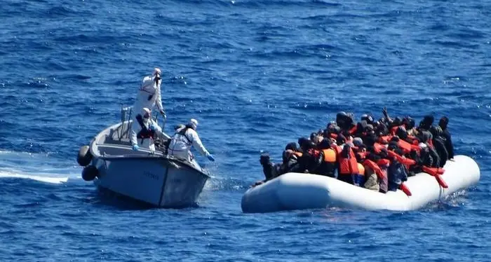 Migranti, oggi vertice Ue Intanto calano gli sbarchi