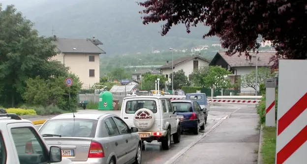 Lavori lungo la ferrovia Chiusi i passaggi a livello