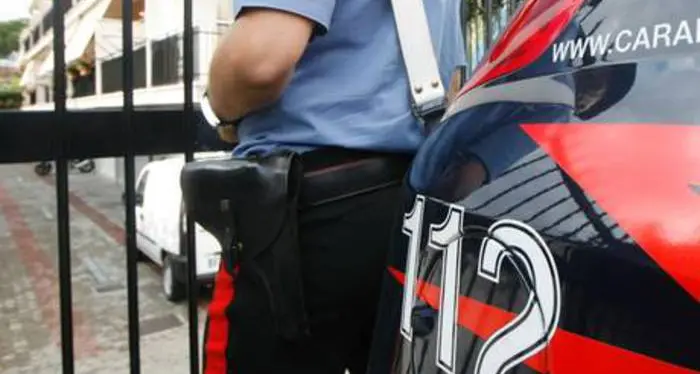 Vuole lanciarsi nell’Adige Salvata dai carabinieri