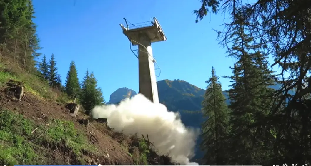 Nuova cabinovia al Ciampac E i piloni saltano in aria: il video