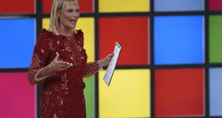 Simona Ventura torna in Tv con «Selfie»