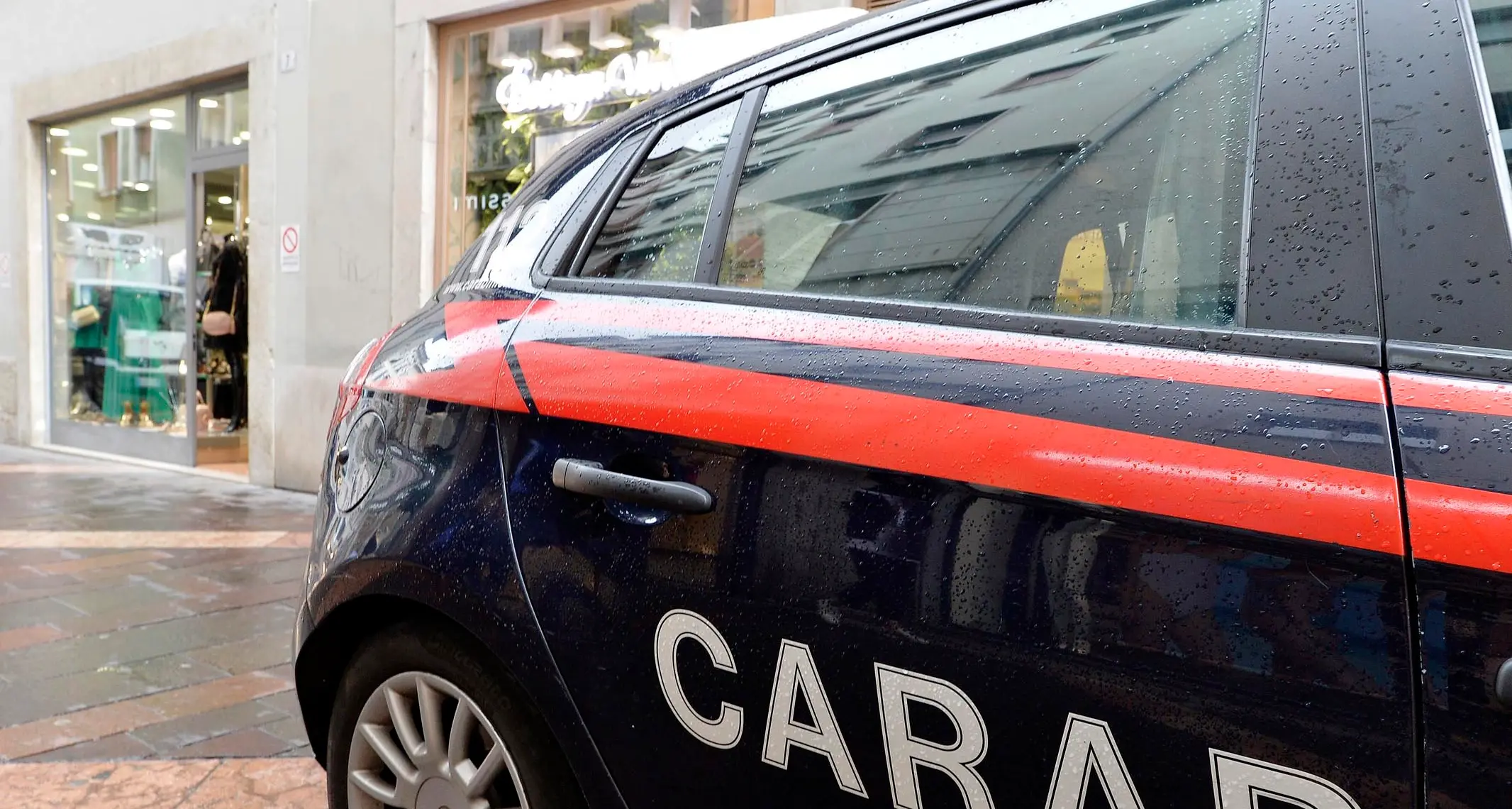 Rubano scarpe per 500 euro Arrestati dai carabinieri