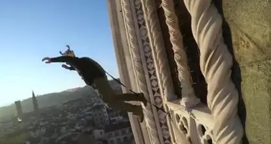 Maury Di Palma stupisce ancora In volo dal campanile di Giotto