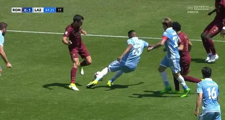 Procura Figc, prova tv per Strootman