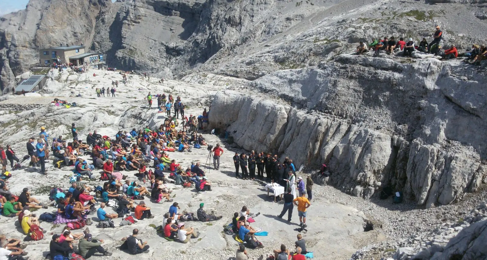 In 500 ai Dodici Apostoli in ricordo dei Caduti della montagna