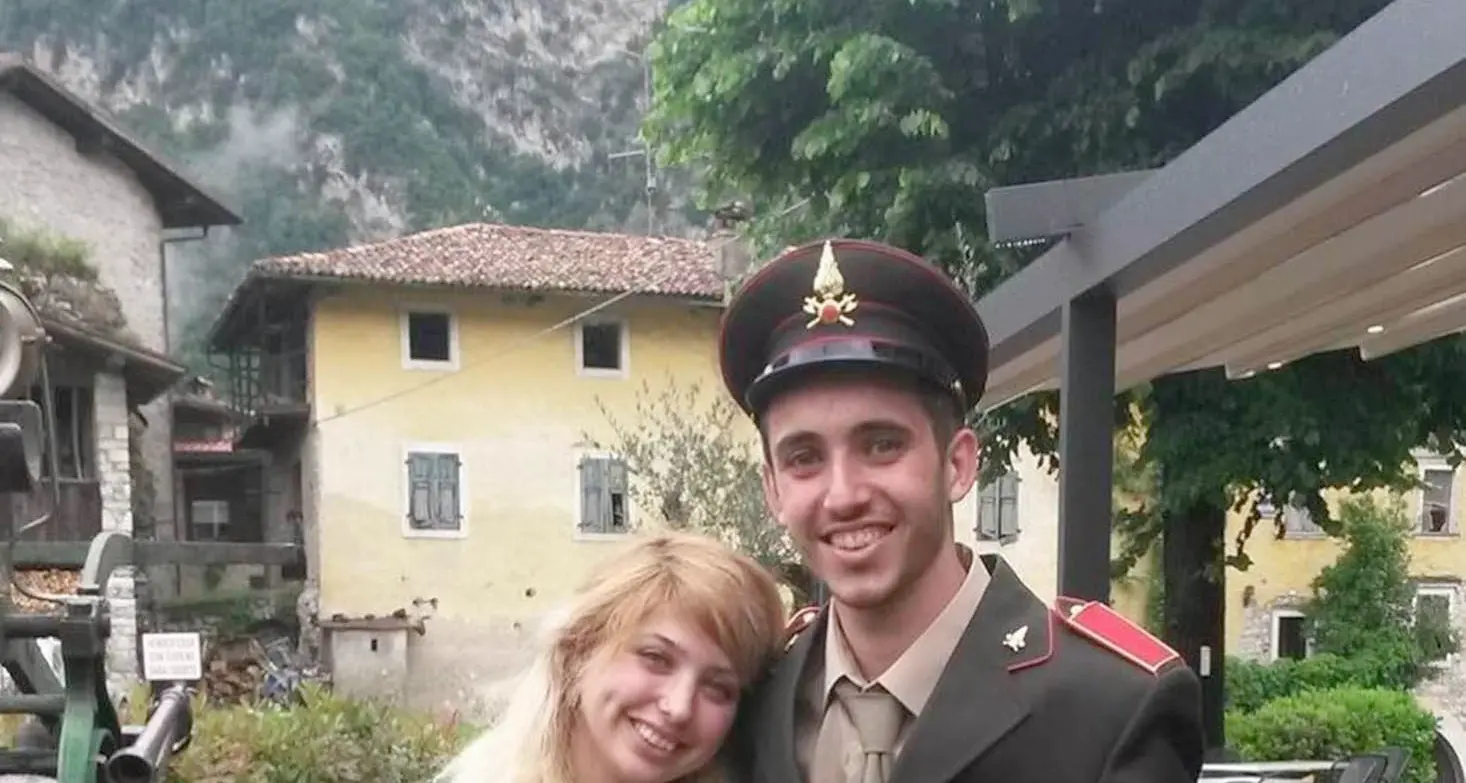 L'omicidio-suicidio a Tenno: Alba Chiara ha tentato la fuga: colpita quattro volte Il Comune: non ci sarà il lutto cittadino