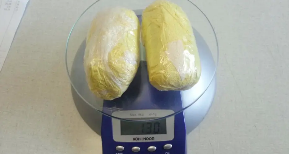Fermata con la cocaina nascosta nel reggiseno
